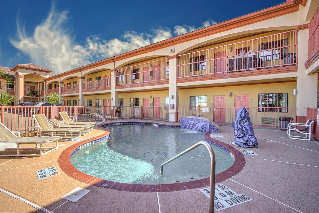 Casa Rosa Inn Port Isabel Exteriör bild